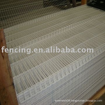 wire mesh fence